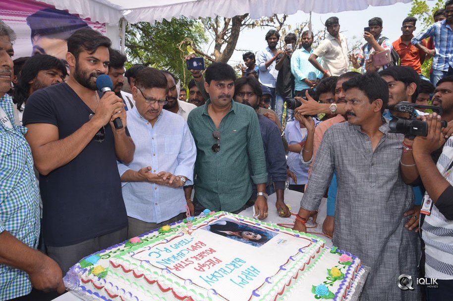 Ram-Charan-Birthday-Celebrations-At-Chiranjeevi-Blood-Bank